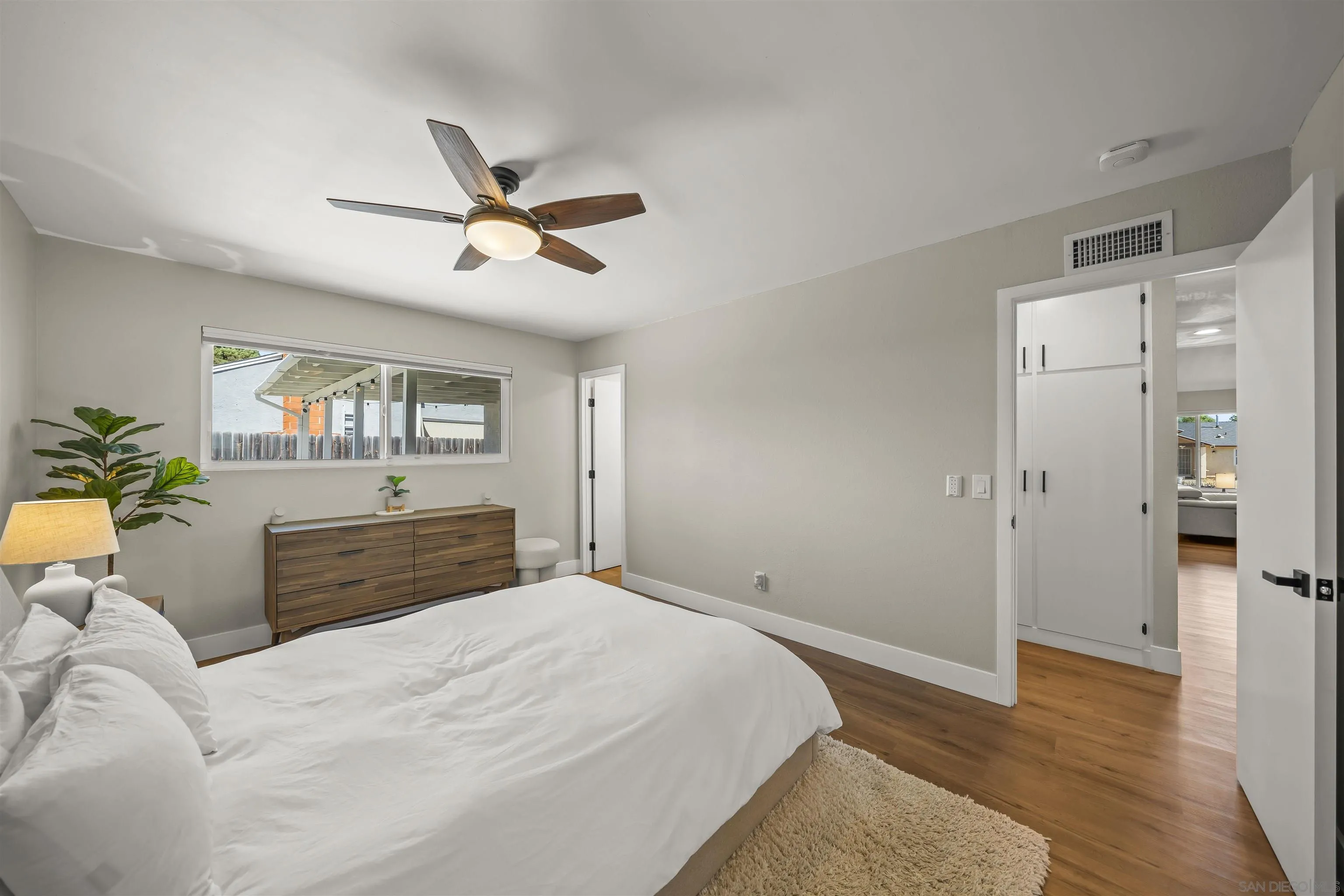 https://cdn.realtyfeed.com/cdn/127/250035365/4ec03802057f6824e7d829cced396f4d.webp