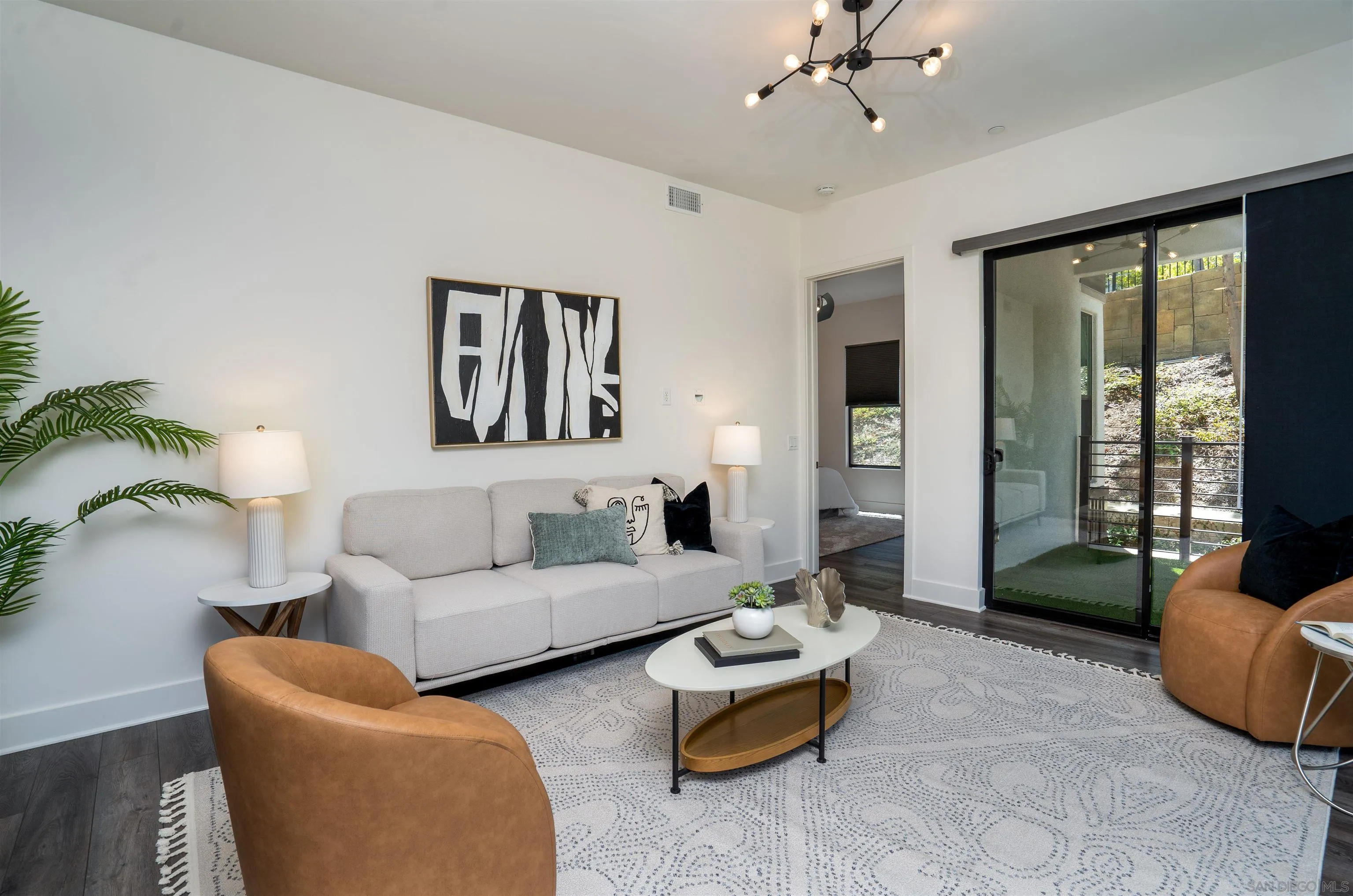 Photo #3: 250035379 Listing 