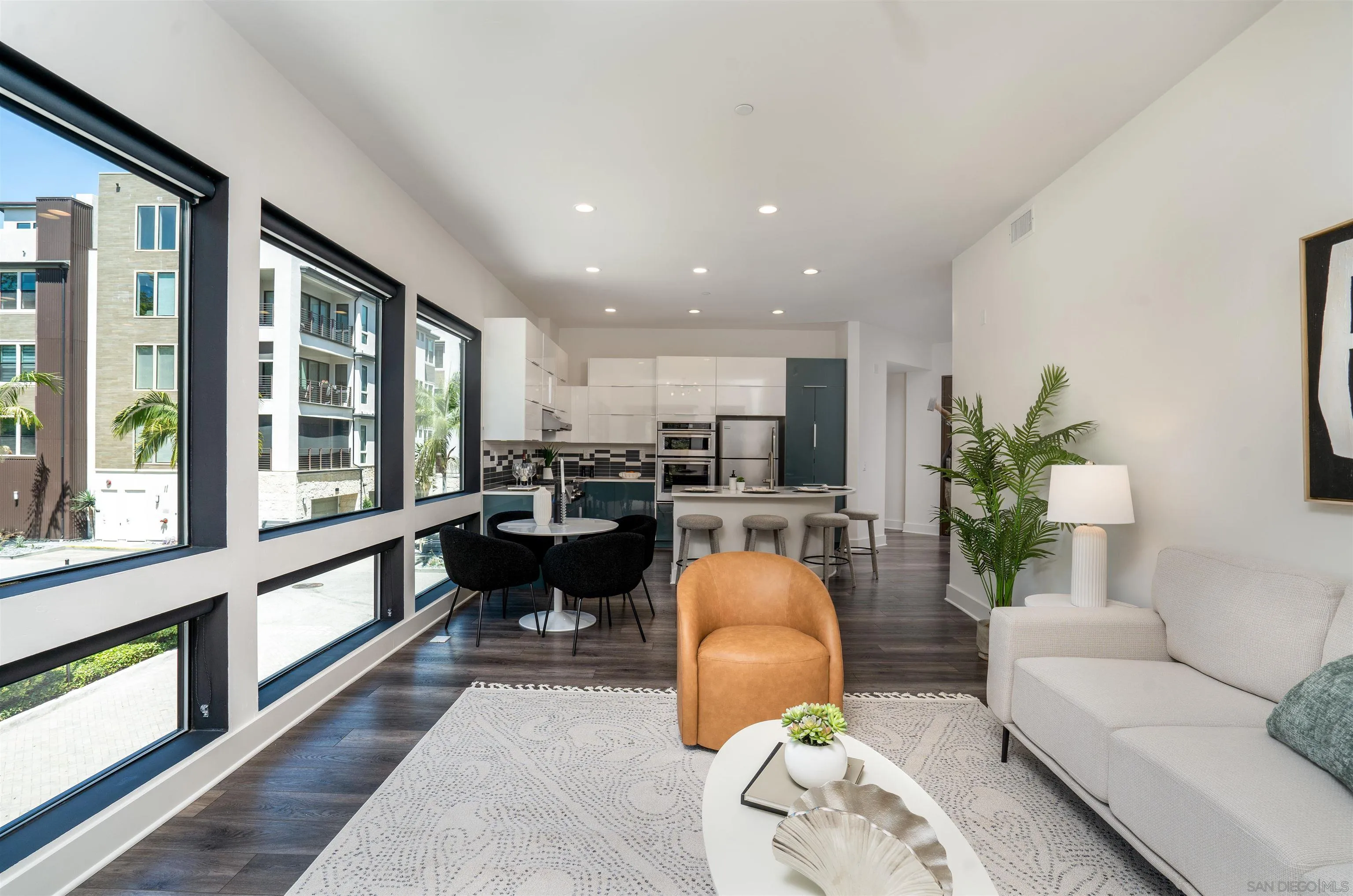 Photo #4: 250035379 Listing 