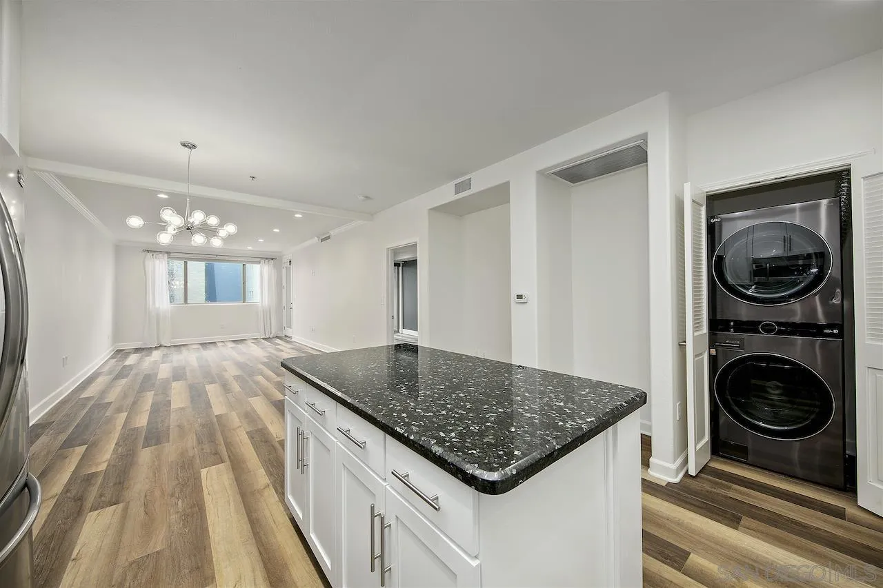 Photo #12: 250035381 Listing: Photo #12