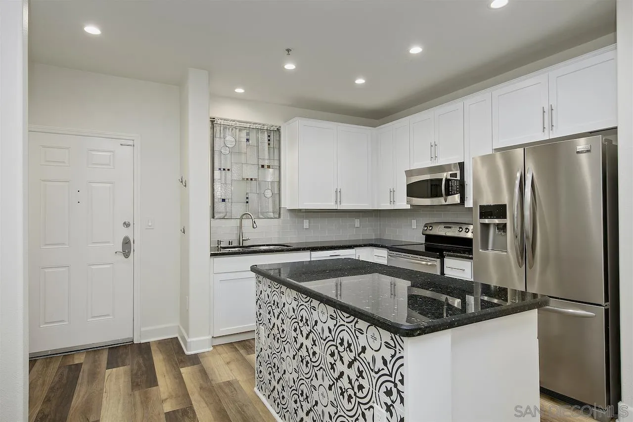 Photo #10: 250035381 Listing: Photo #10