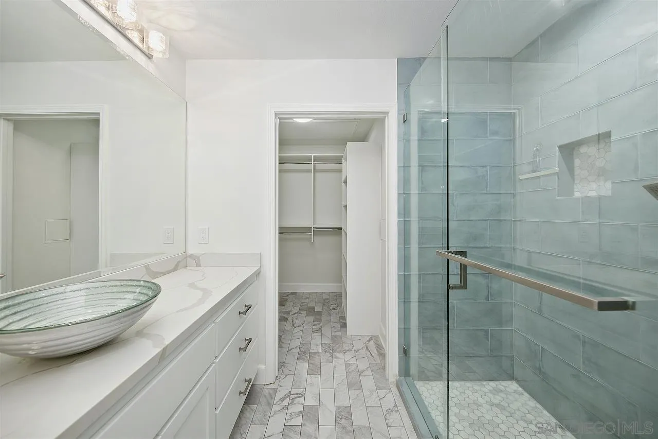 Photo #7: 250035381 Listing: Photo #7