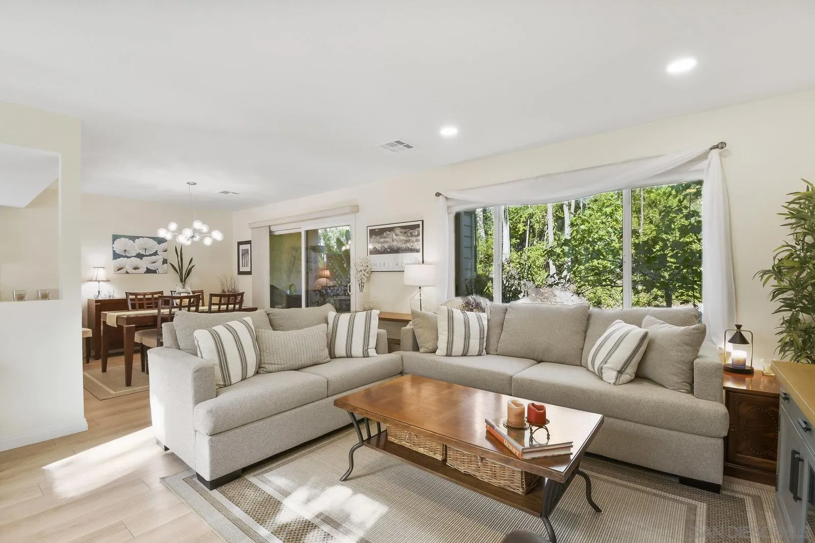 Photo #3: 250035399 Listing 