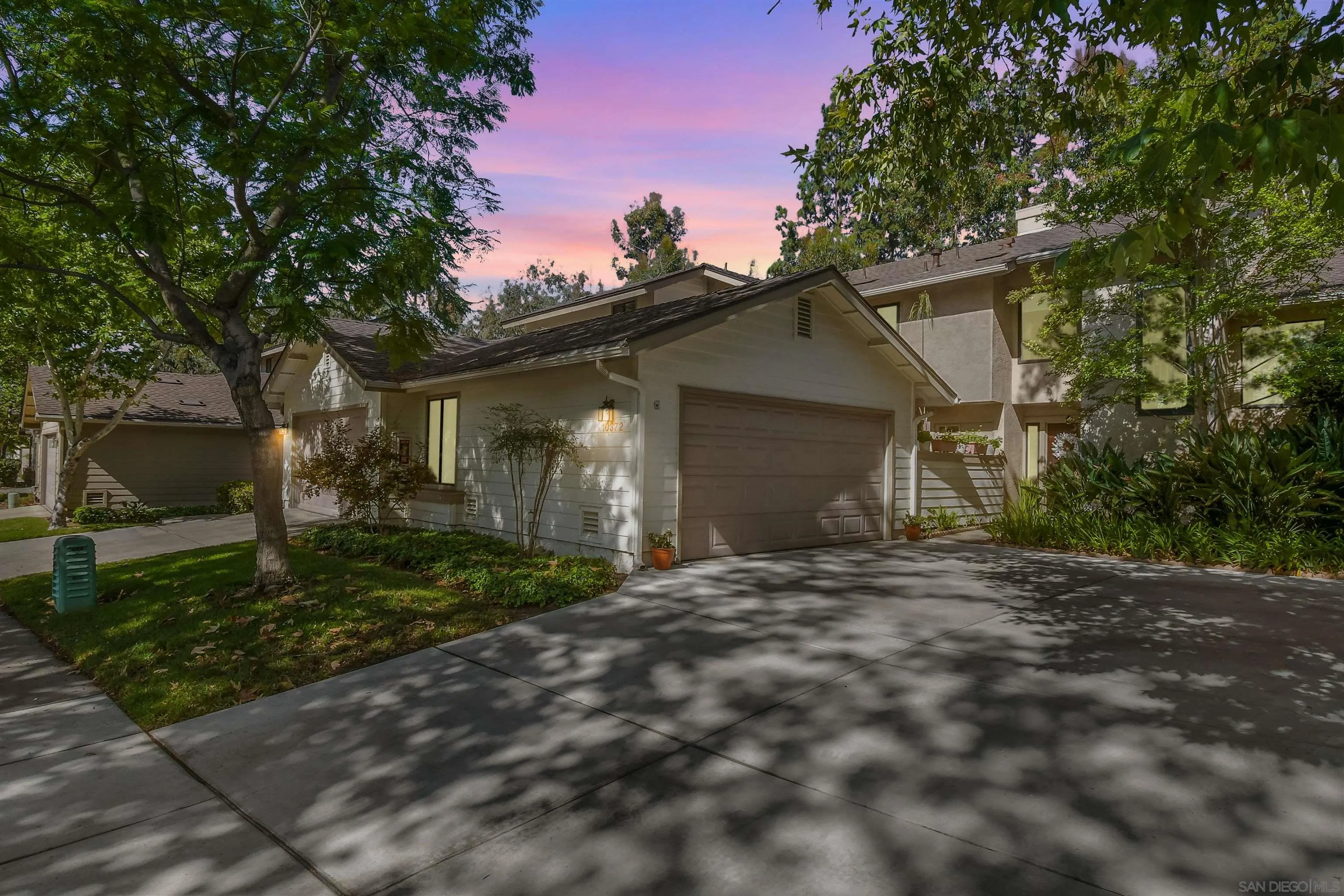 More Details about MLS # 250035399 : 10372 RIDGEWATER LN