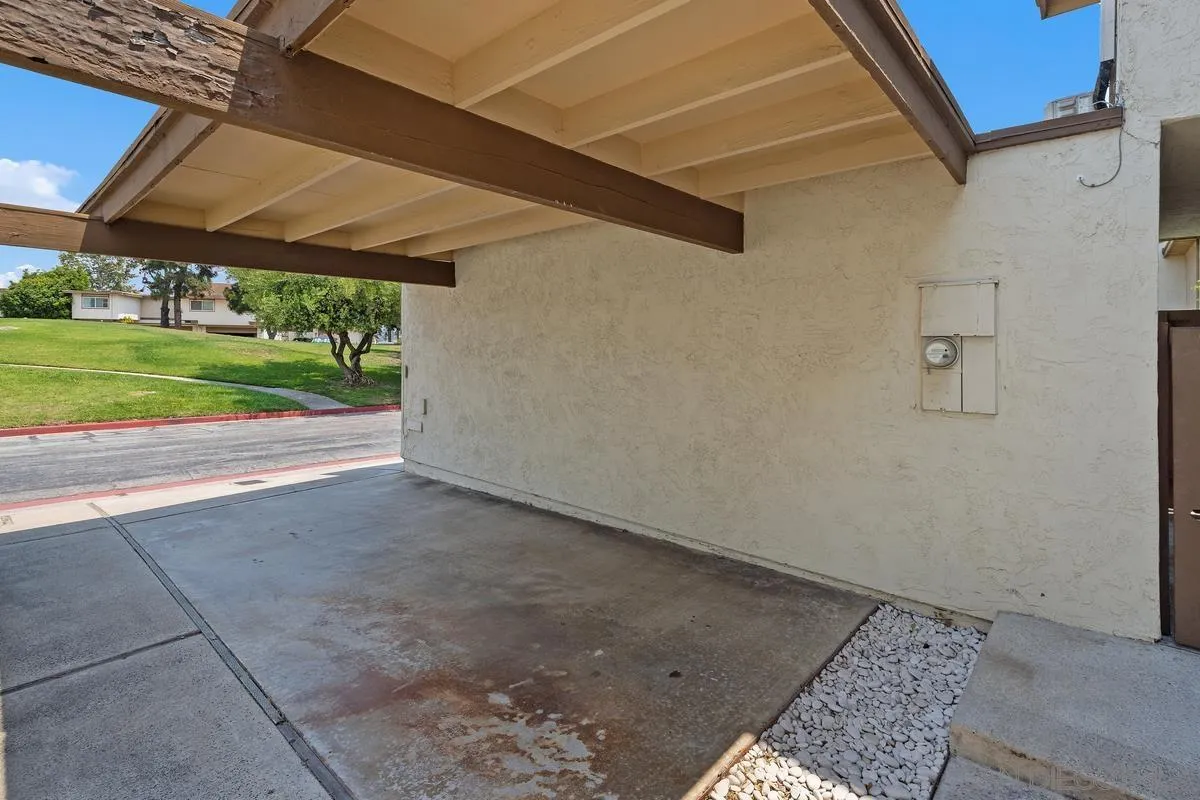 Photo #2: 250035402 Listing 