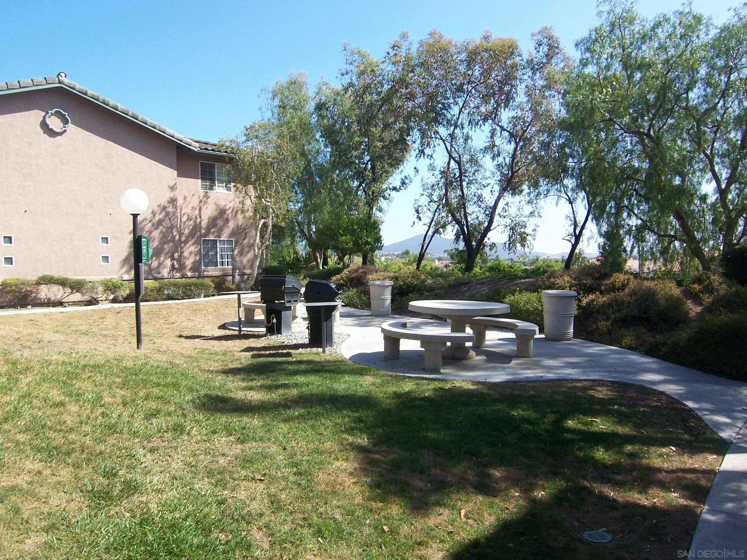 Photo #2: 250035407 Listing 