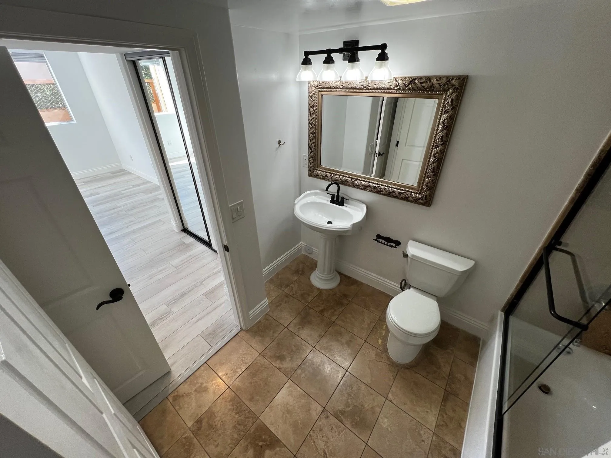 Photo #8: 250035413 Listing: Photo #8