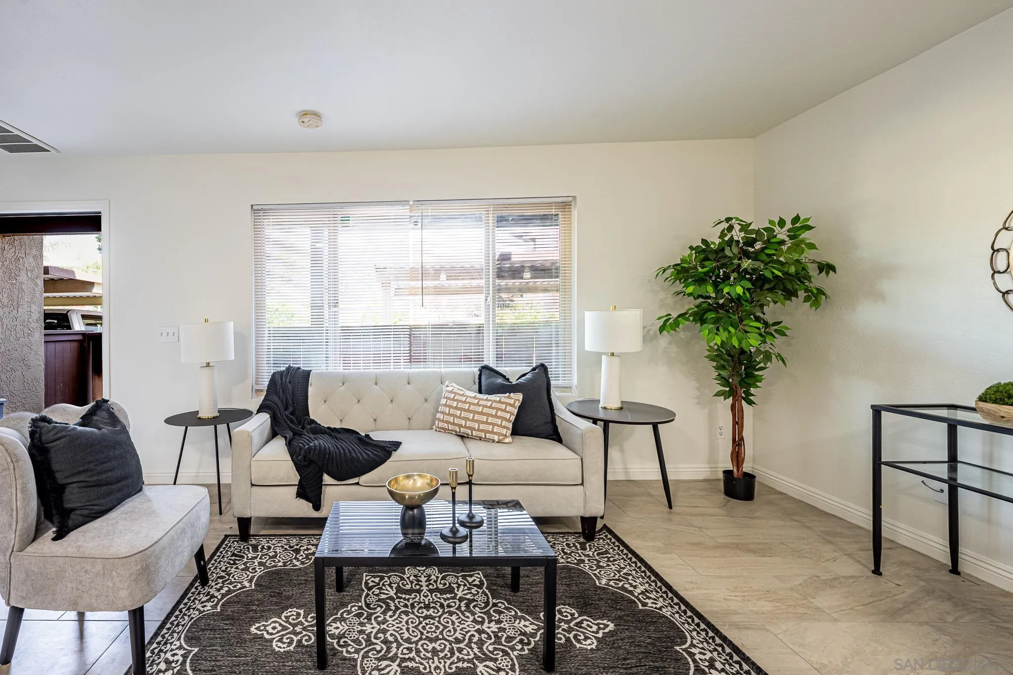 Photo #5: 250035428 Listing 