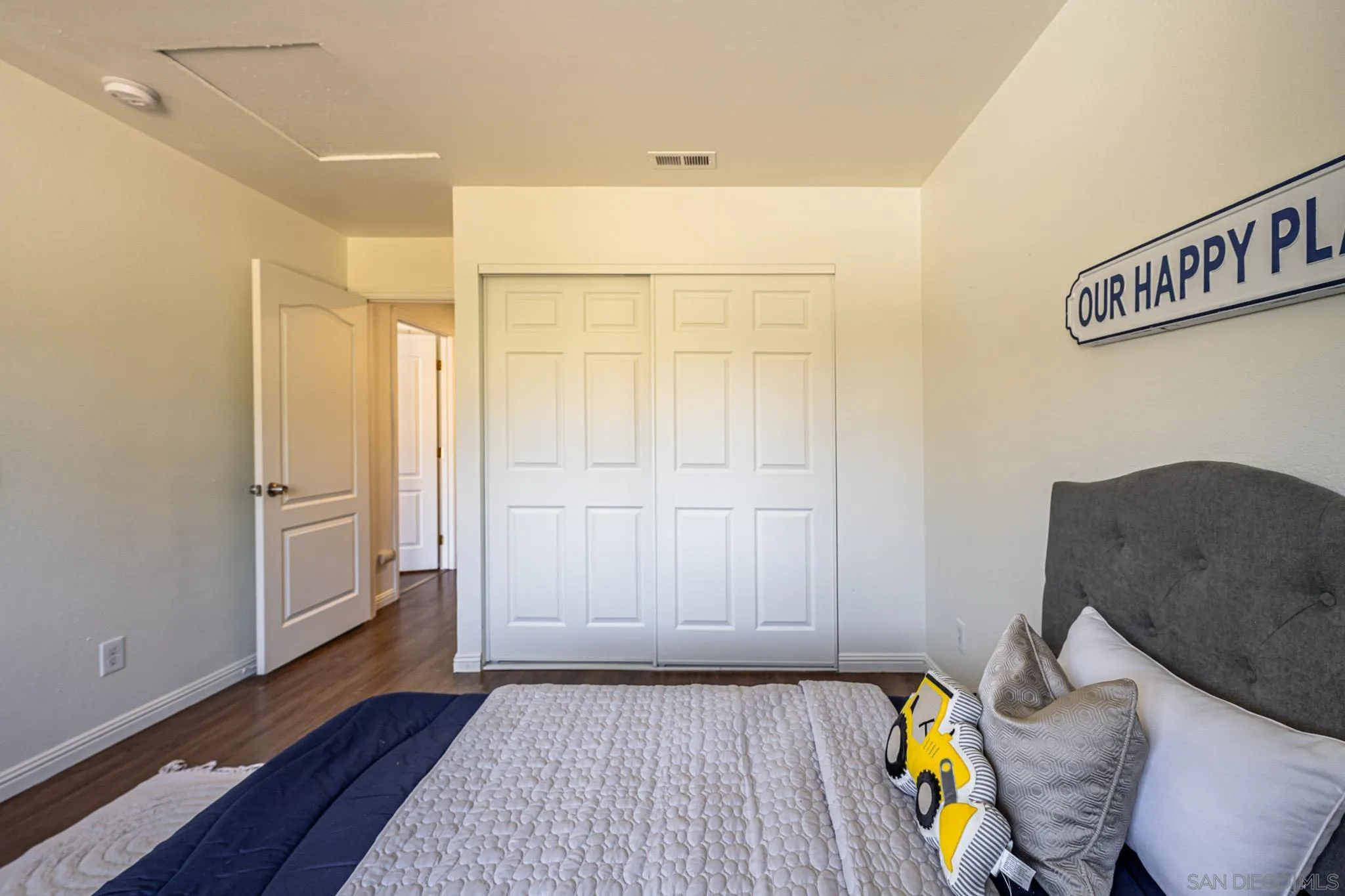 Photo #8: 250035428 Listing: Photo #8