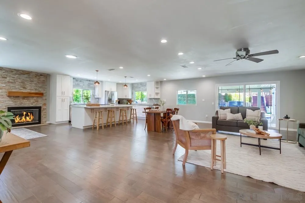 https://cdn.realtyfeed.com/cdn/127/250035430/0f19679838a590d0b02d678b7d74ea99.webp