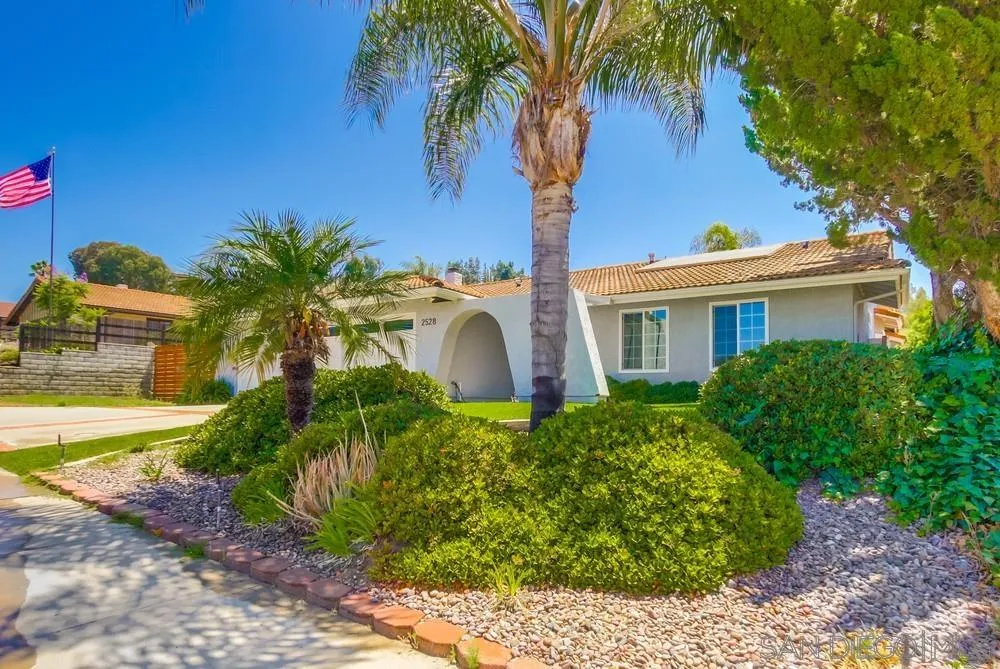 https://cdn.realtyfeed.com/cdn/127/250035430/eb20d7ceff63f390736a7cf98e09822a.webp