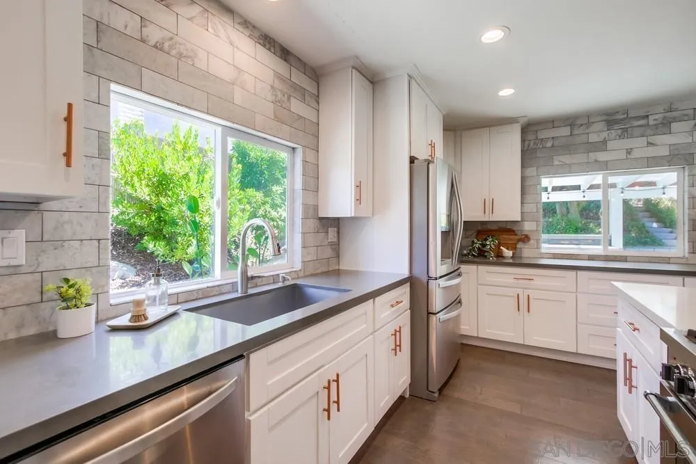 https://cdn.realtyfeed.com/cdn/127/250035430/fe7210f642bb41d6d550151d0df3e50a.webp