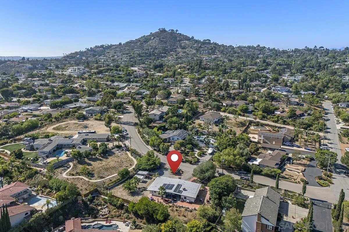 https://cdn.realtyfeed.com/cdn/127/250035438/1e0c2e47538a83f9418d8f5caed0d05c.webp
