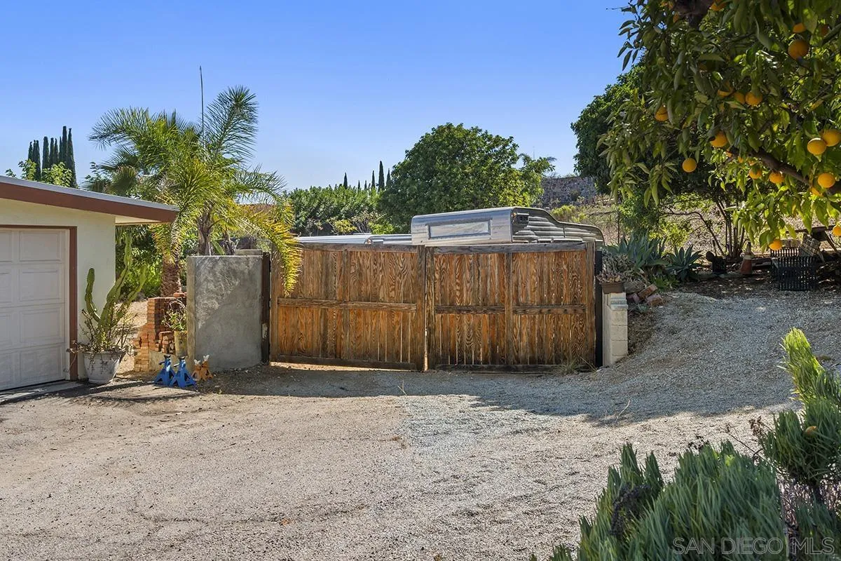 https://cdn.realtyfeed.com/cdn/127/250035438/2f3e856197250bcd85578260bd4a5205.webp