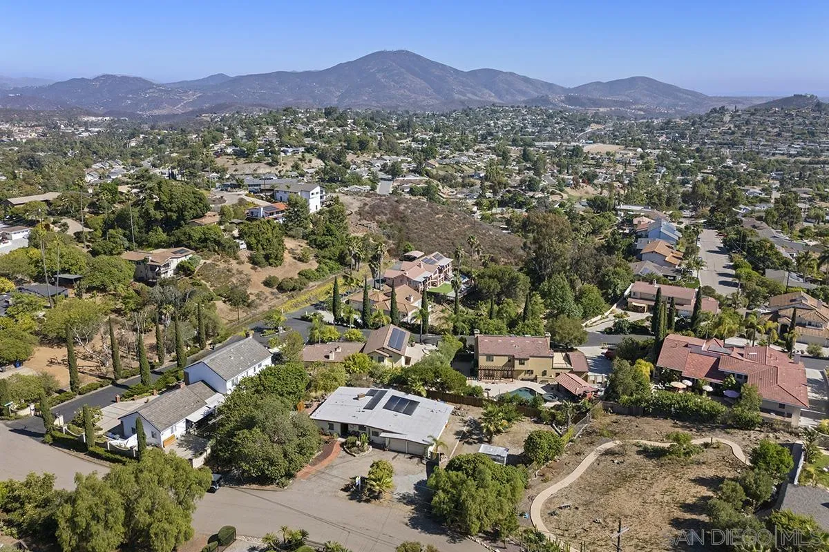 https://cdn.realtyfeed.com/cdn/127/250035438/31e7cb7d66b0afc8e82e1a9a5c53a0e4.webp
