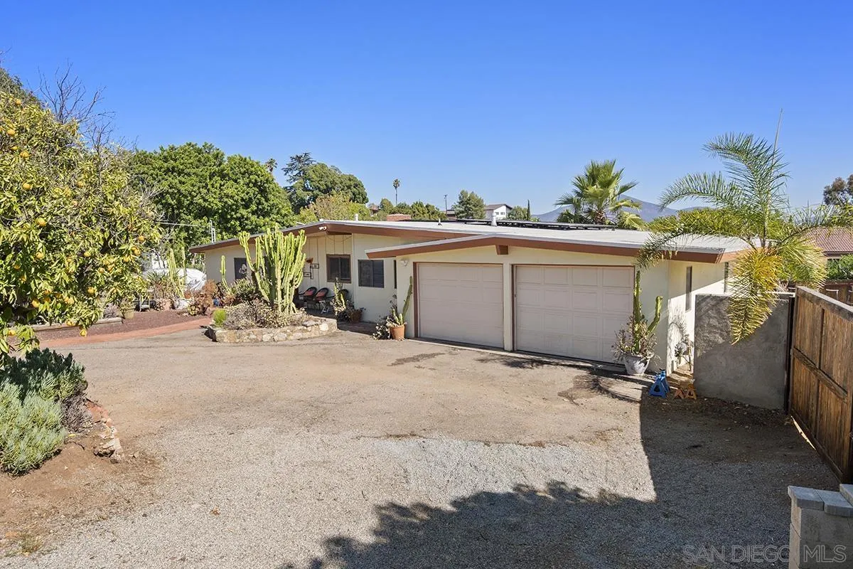 https://cdn.realtyfeed.com/cdn/127/250035438/7155076d491c98bd0038a9bf0e4b4abc.webp
