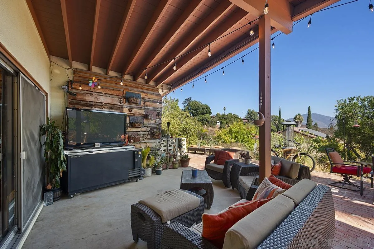 https://cdn.realtyfeed.com/cdn/127/250035438/86e1a08af7e4657b08e6029059e3b718.webp