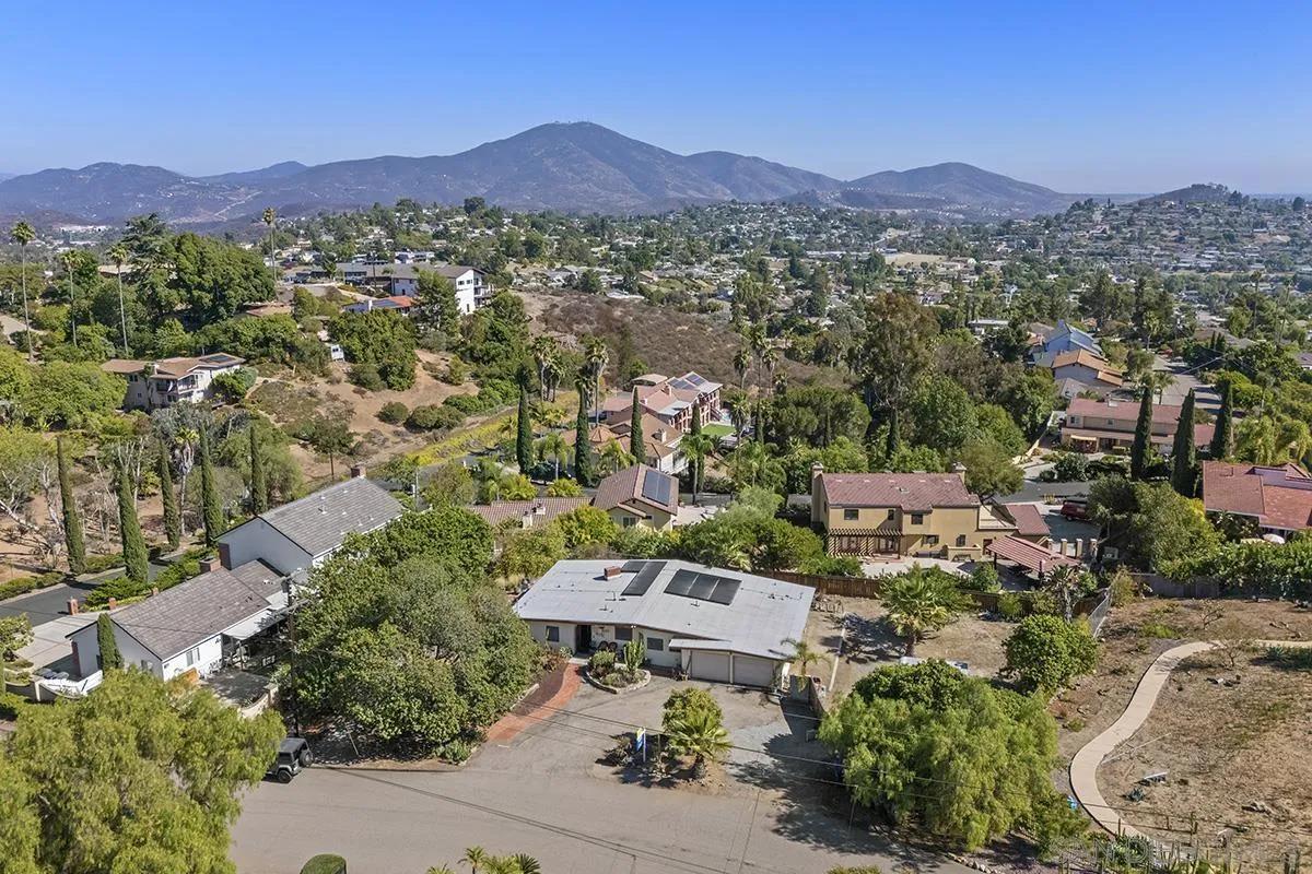 https://cdn.realtyfeed.com/cdn/127/250035438/b477411124c4f7e7d26a39ce0eec3c54.webp