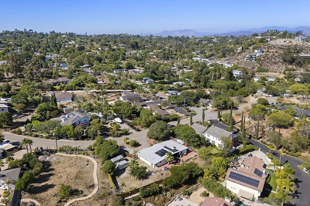 https://cdn.realtyfeed.com/cdn/127/250035438/d85f1491c853c6d920bd6e61b3778345.webp
