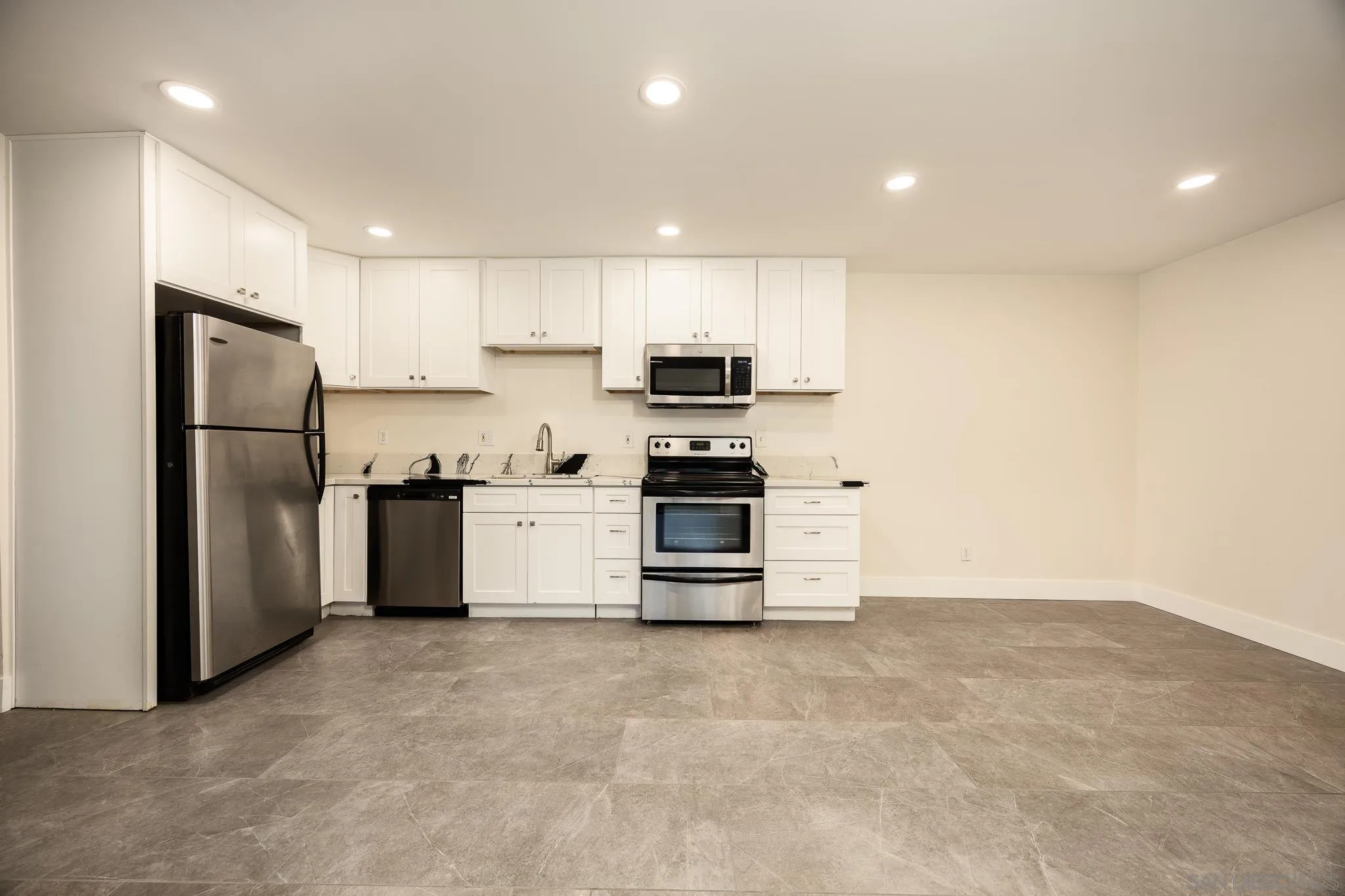 Photo #12: 250035439 Listing: Photo #12