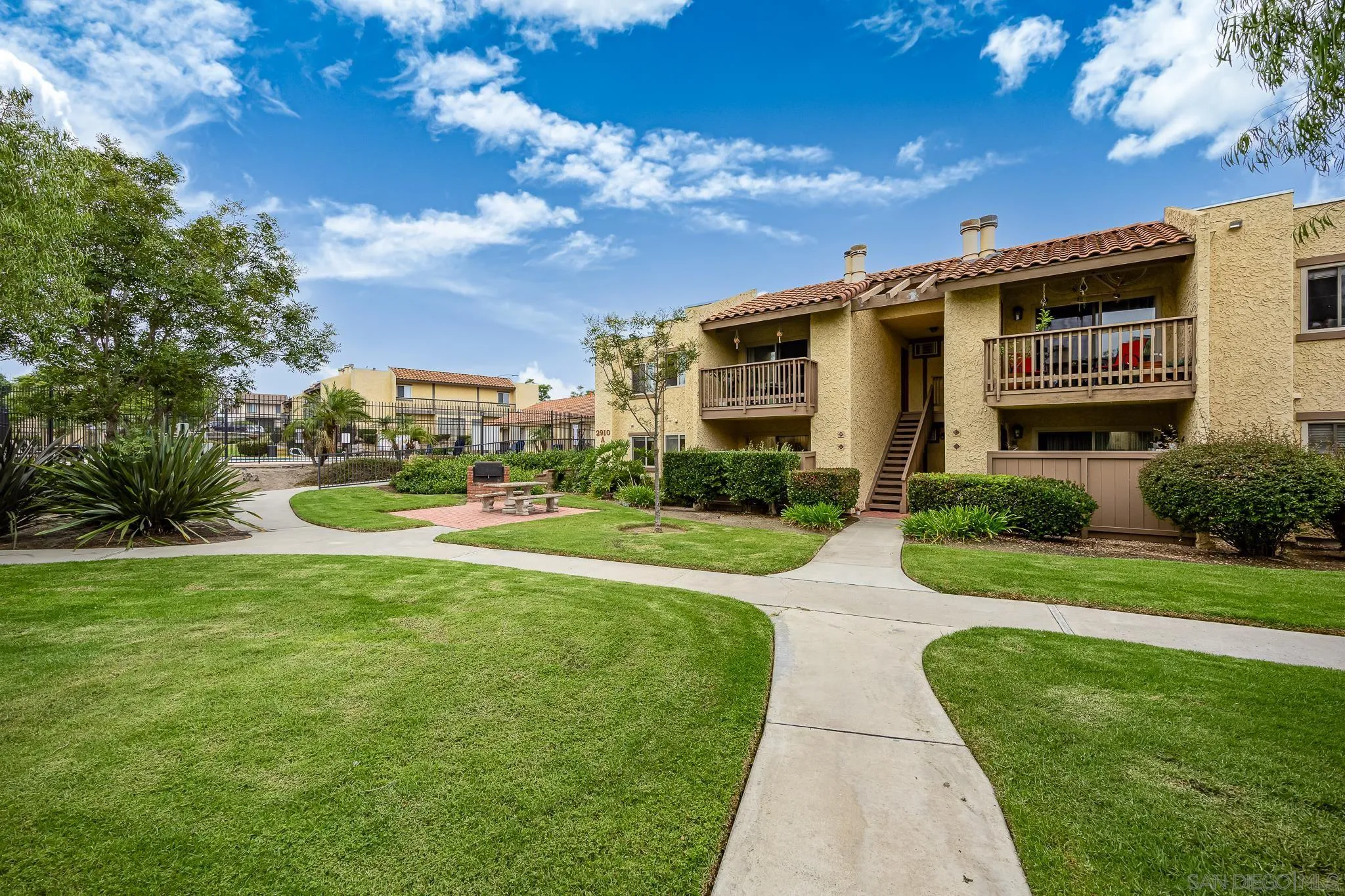 Photo #3: 250035439 Listing 