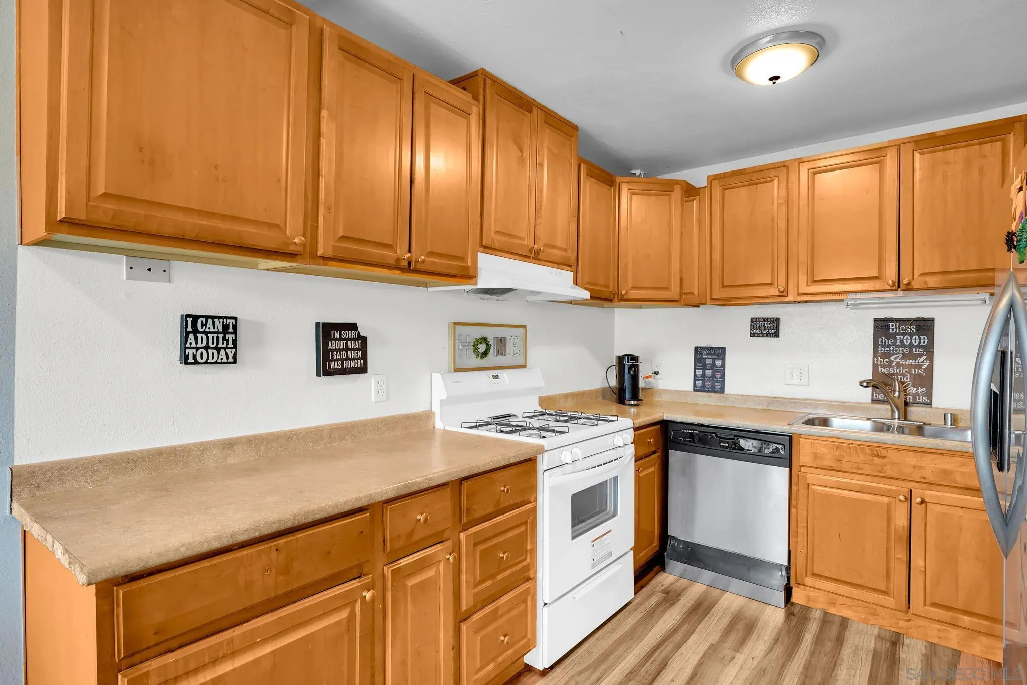 Photo #8: 250035443 Listing: Photo #8