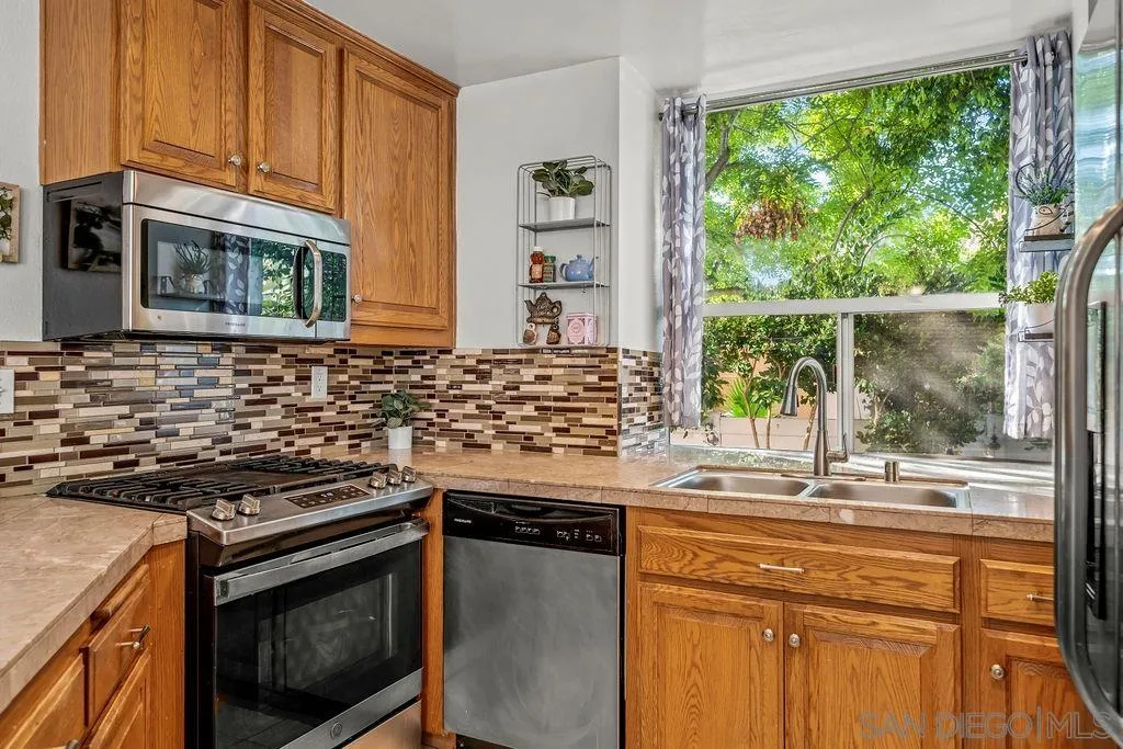 Photo #11: 250035450 Listing: Photo #11