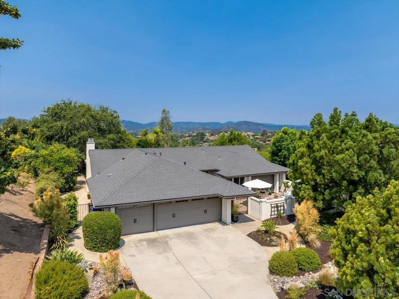 https://cdn.realtyfeed.com/cdn/127/250035452/8541976382af6c5d8108e3d1164b967b.webp