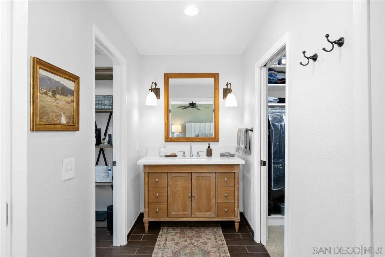 https://cdn.realtyfeed.com/cdn/127/250035452/8c07e118716a6ce43e179d013968cd01.webp