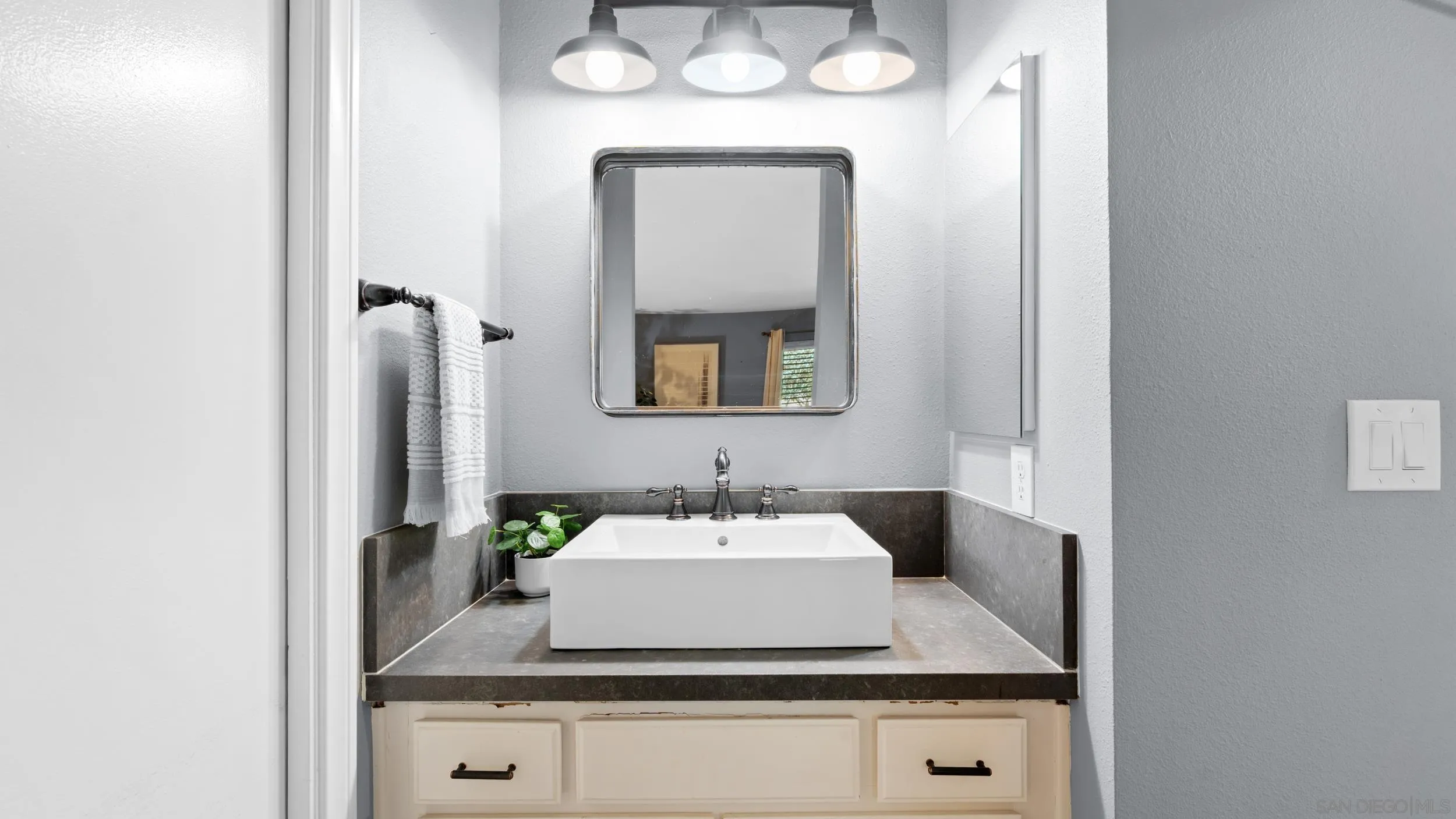 Photo #21: 250035454 Listing: Photo #21