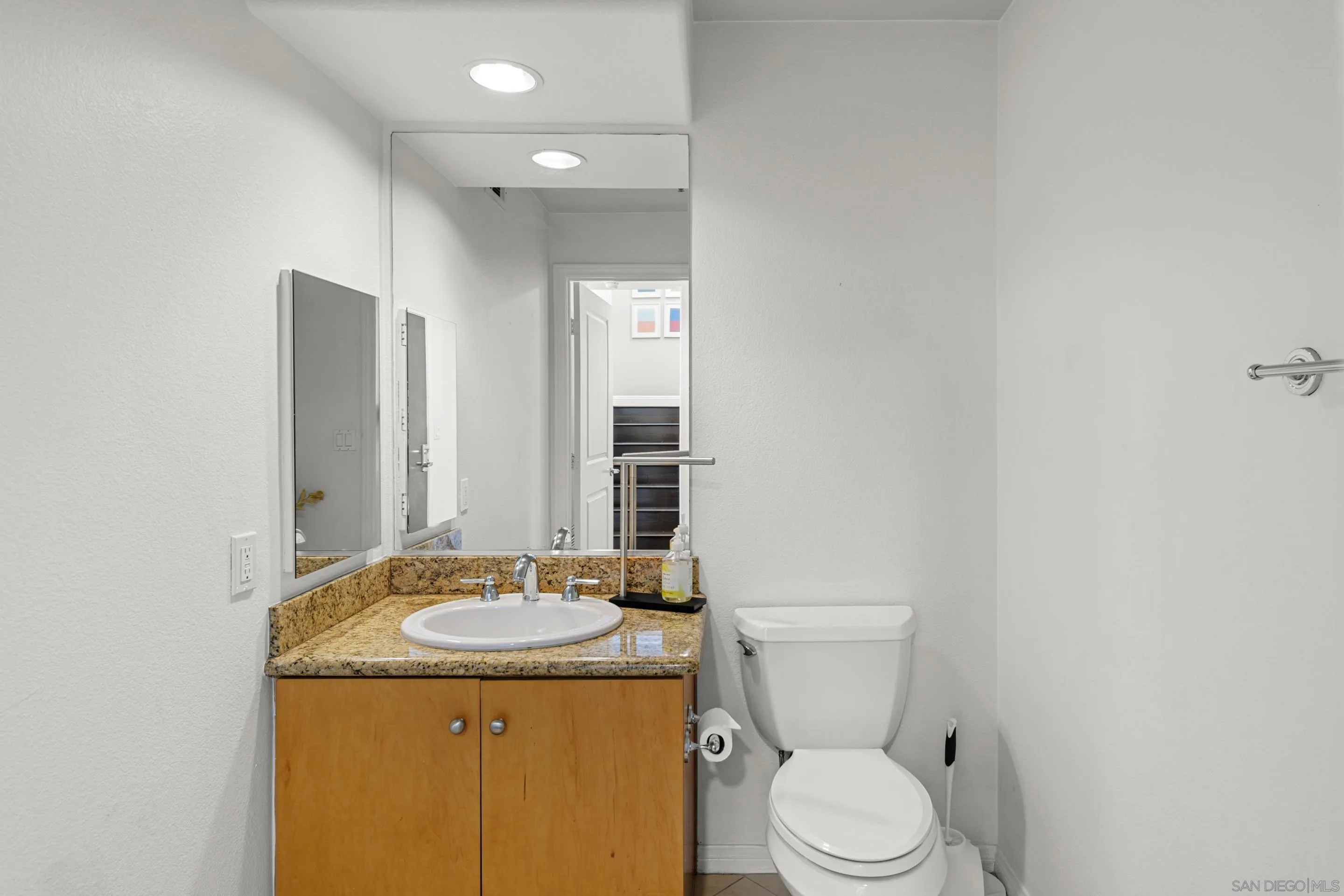 Photo #15: 250035458 Listing: Photo #15