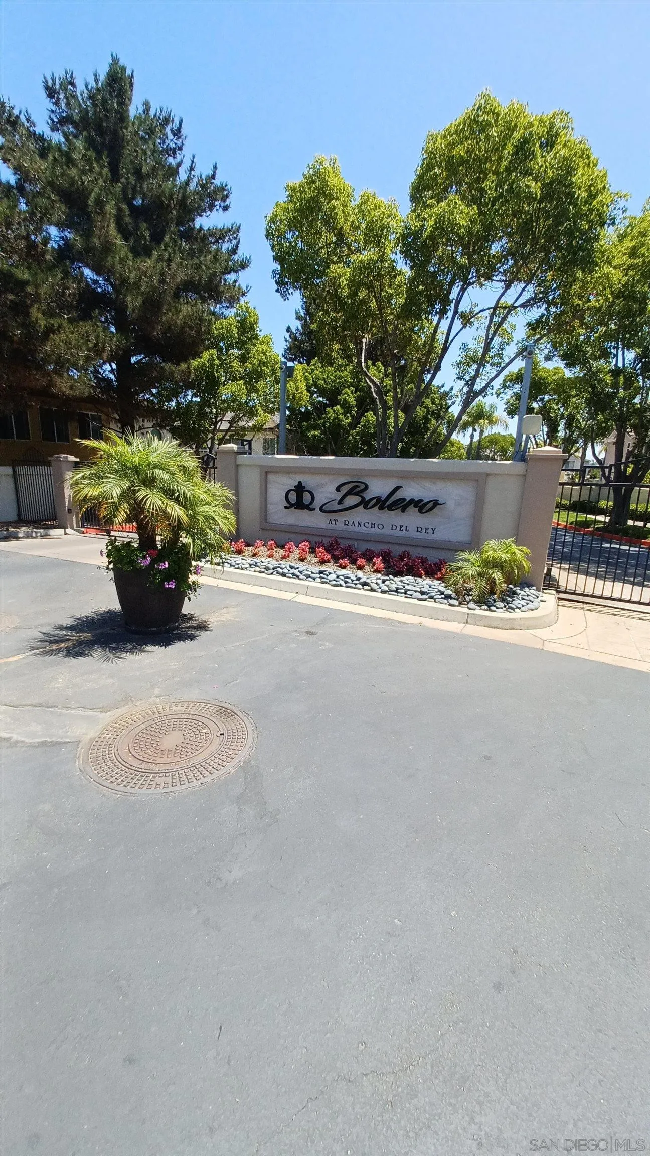 Photo #2: 250035460 Listing 