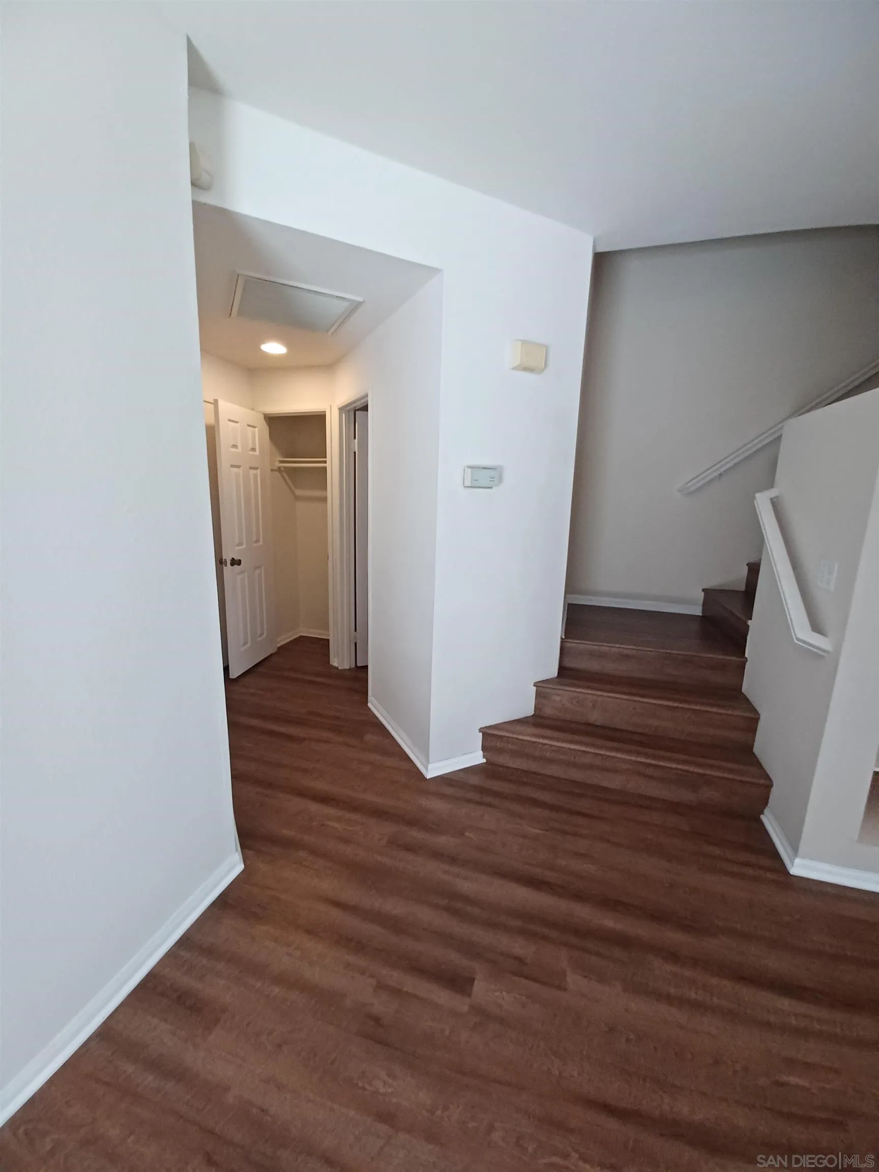 Photo #9: 250035460 Listing: Photo #9