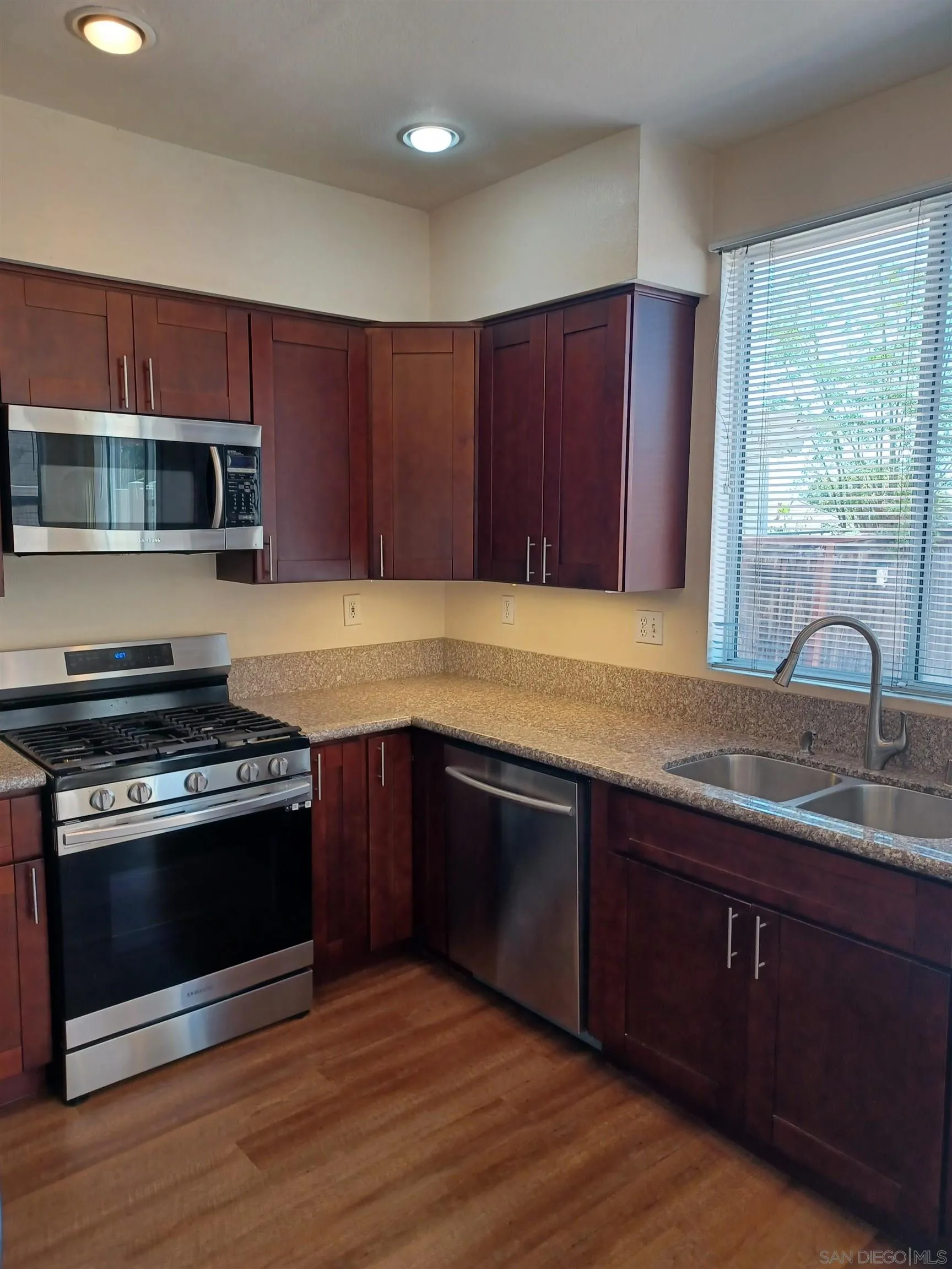 Photo #7: 250035460 Listing: Photo #7