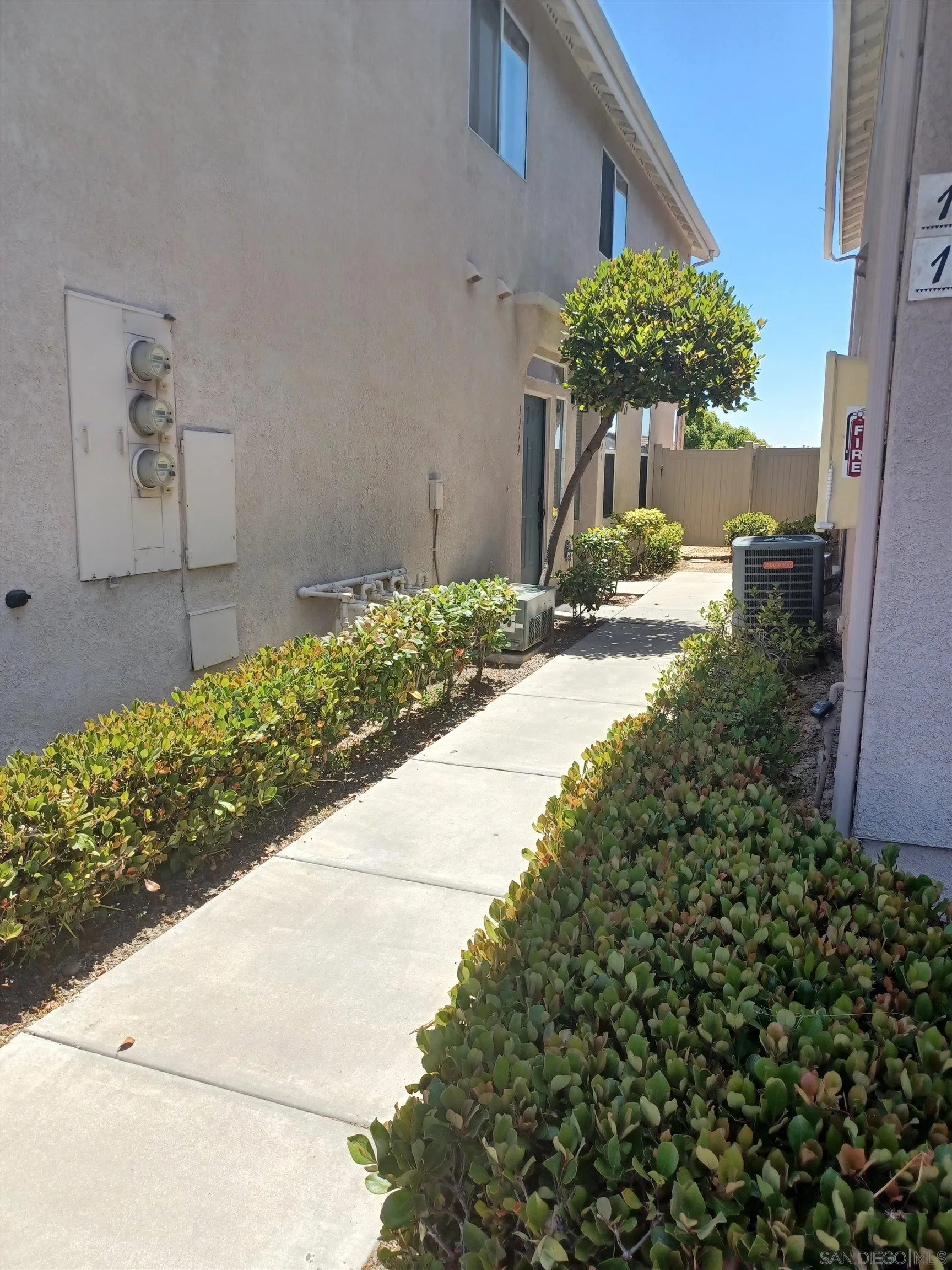 Photo #3: 250035460 Listing 