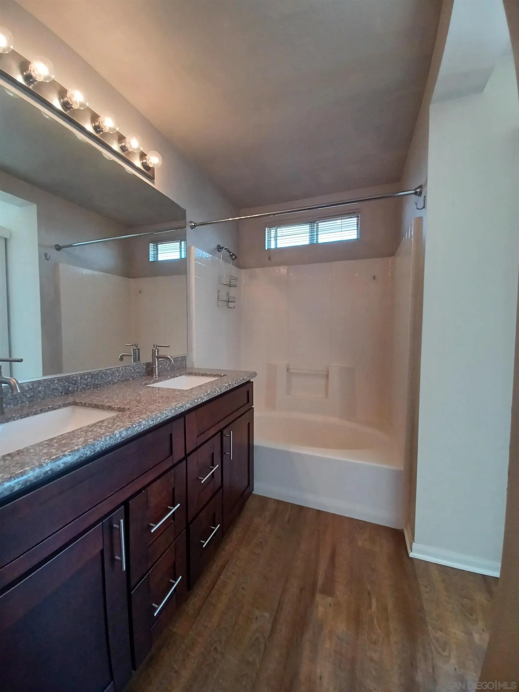 Photo #21: 250035460 Listing: Photo #21