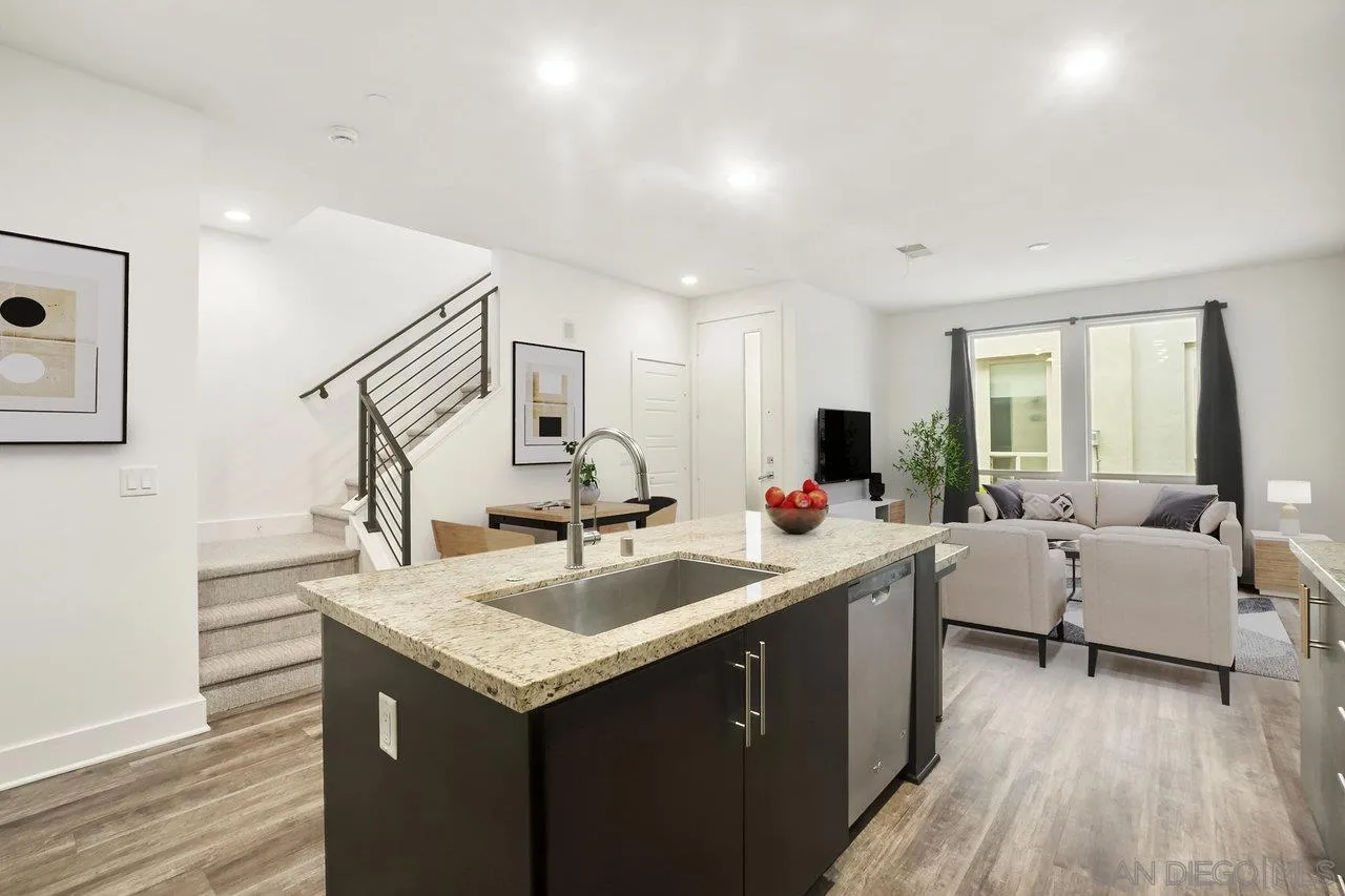 Photo #2: 250035467 Listing 