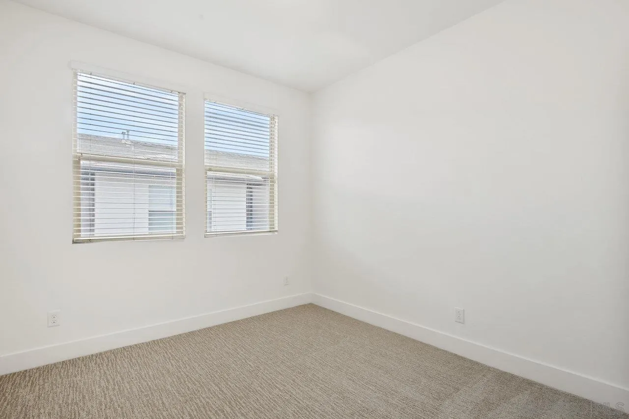 Photo #8: 250035467 Listing: Photo #8