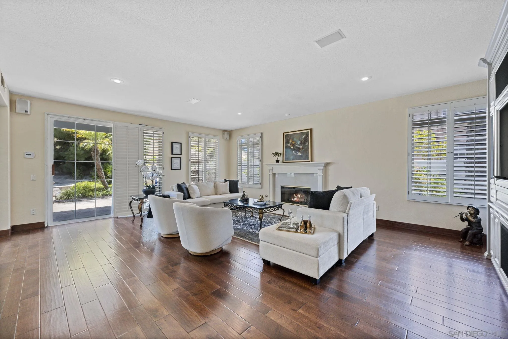 https://cdn.realtyfeed.com/cdn/127/250035476/0693ab234757e84c6c72df7a551cd639.webp