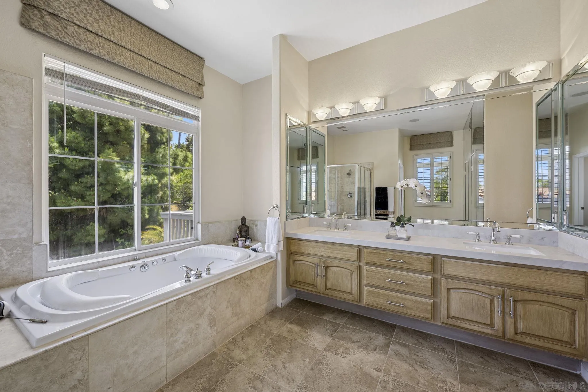 https://cdn.realtyfeed.com/cdn/127/250035476/15a2bcc0f70d04313e492f9dbe4d6cd8.webp