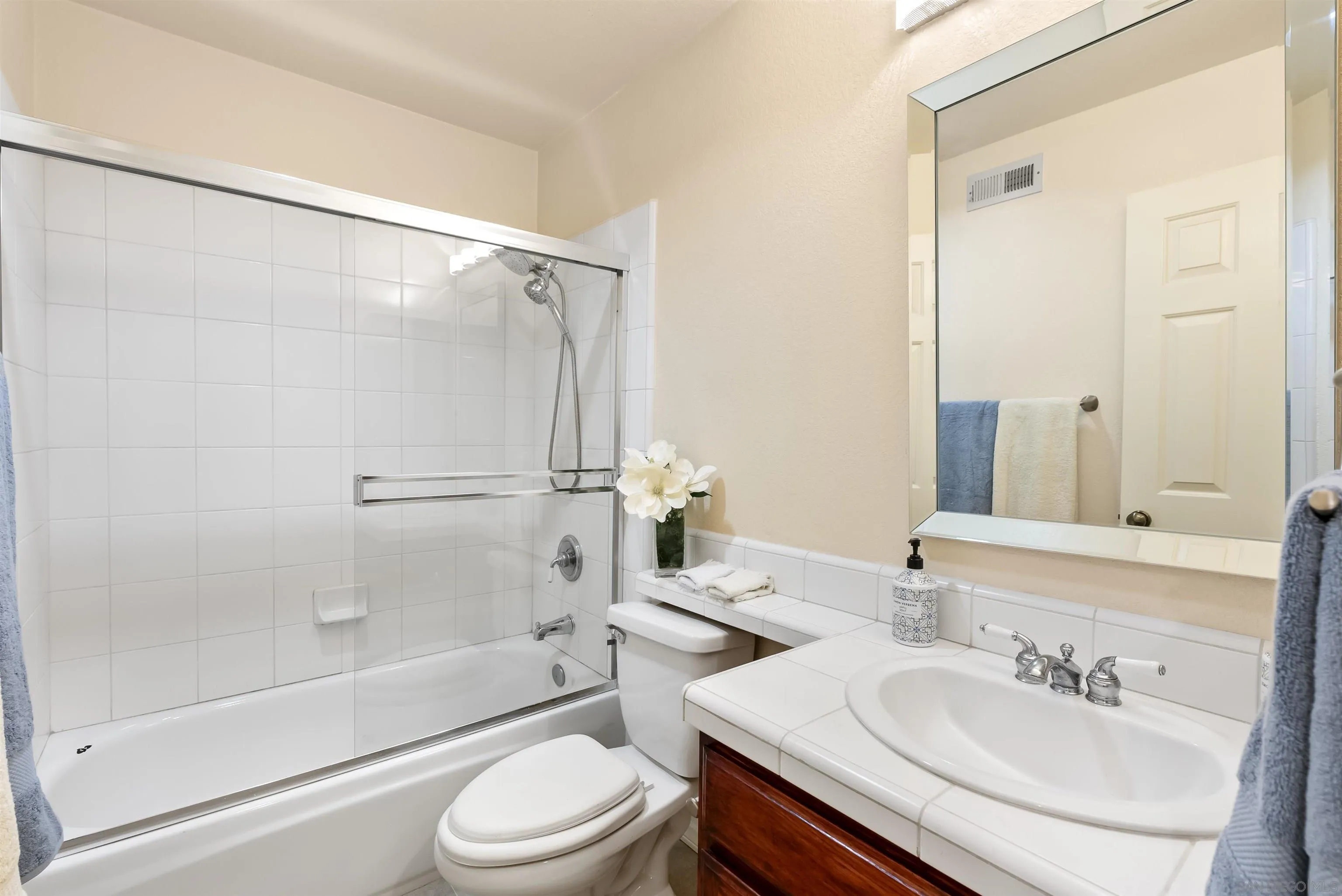 https://cdn.realtyfeed.com/cdn/127/250035476/2beab90c08f4f079d2dfb5a222e5c74a.webp