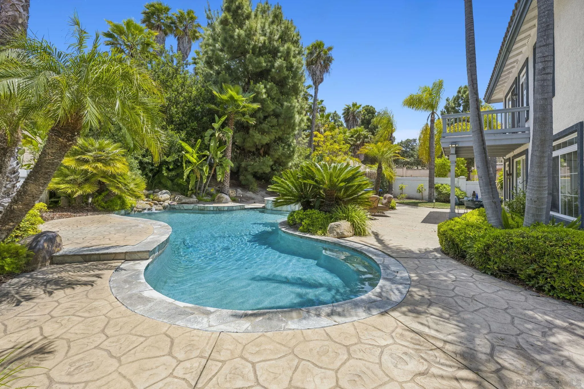 https://cdn.realtyfeed.com/cdn/127/250035476/92ee1f2bd5b25706824602cb96bf86e4.webp