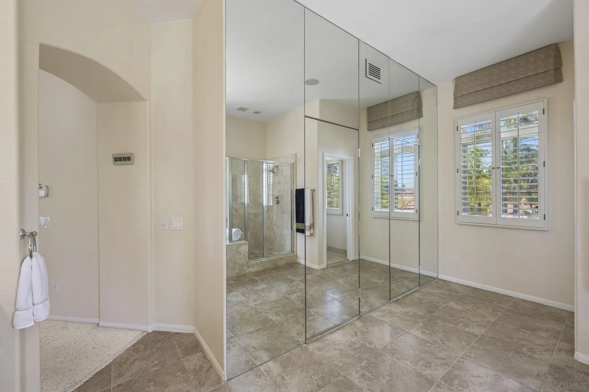 https://cdn.realtyfeed.com/cdn/127/250035476/9a841be680770e133c8d6624ab875693.webp