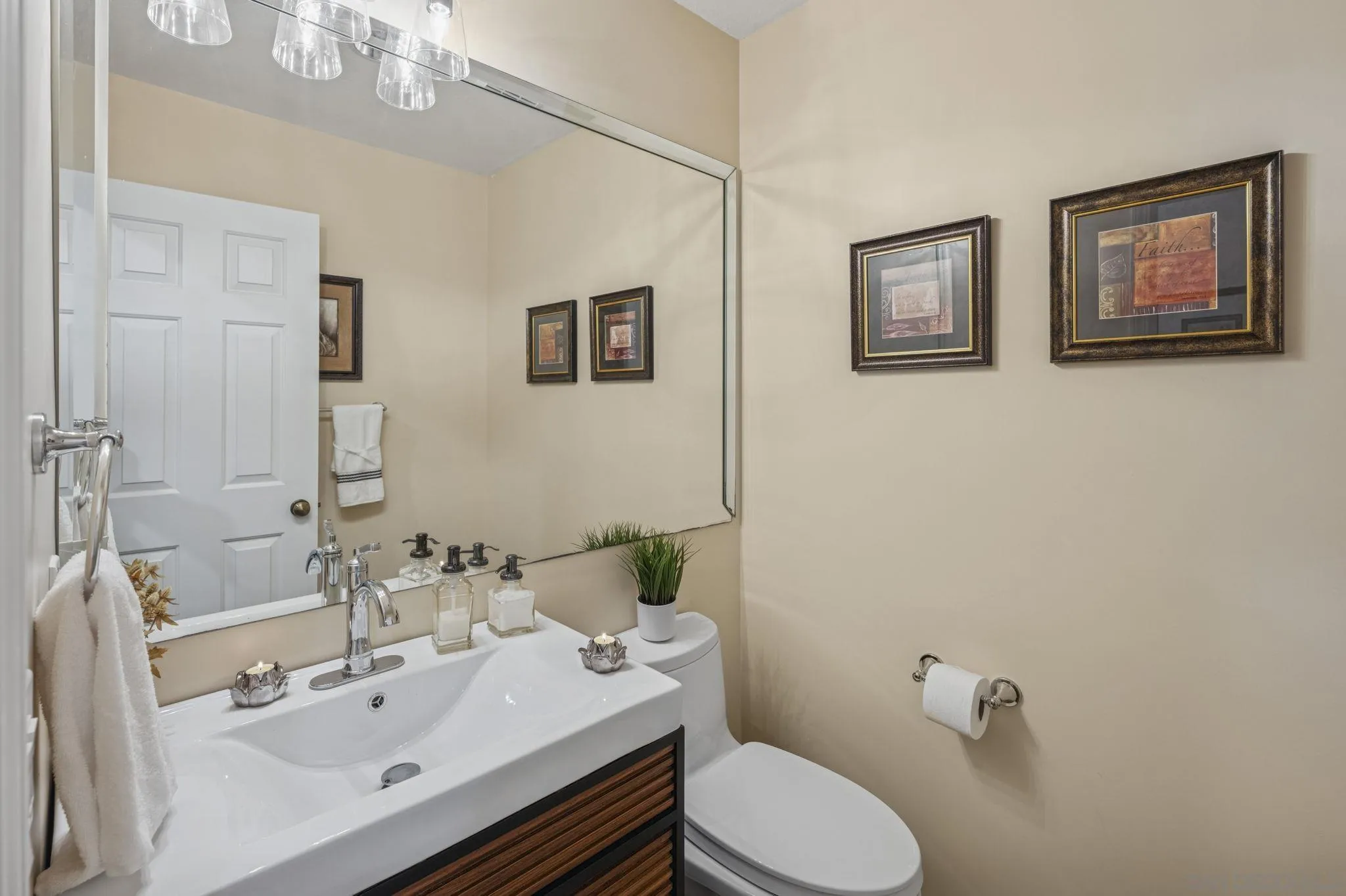 https://cdn.realtyfeed.com/cdn/127/250035476/9bb93194c0184d48cc065e916b18cc4f.webp