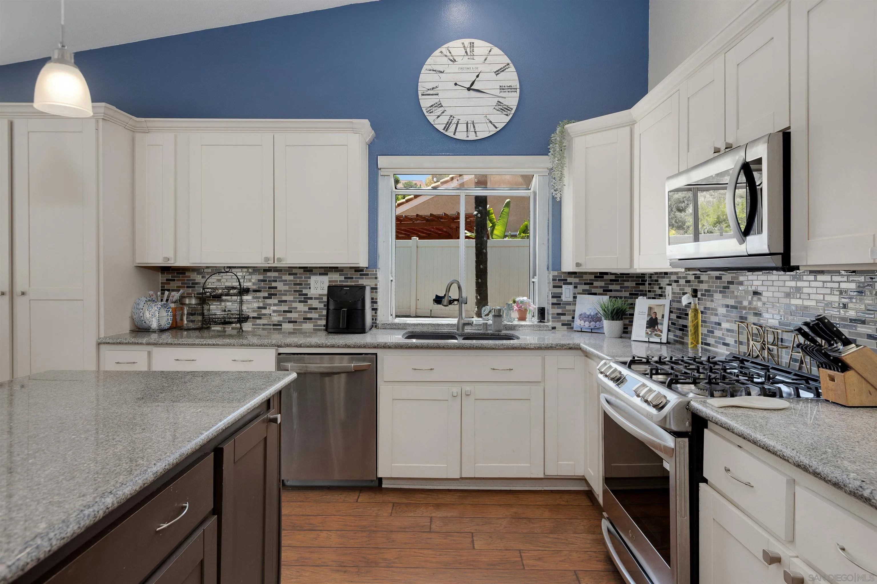 Photo #11: 250035483 Listing: Photo #11