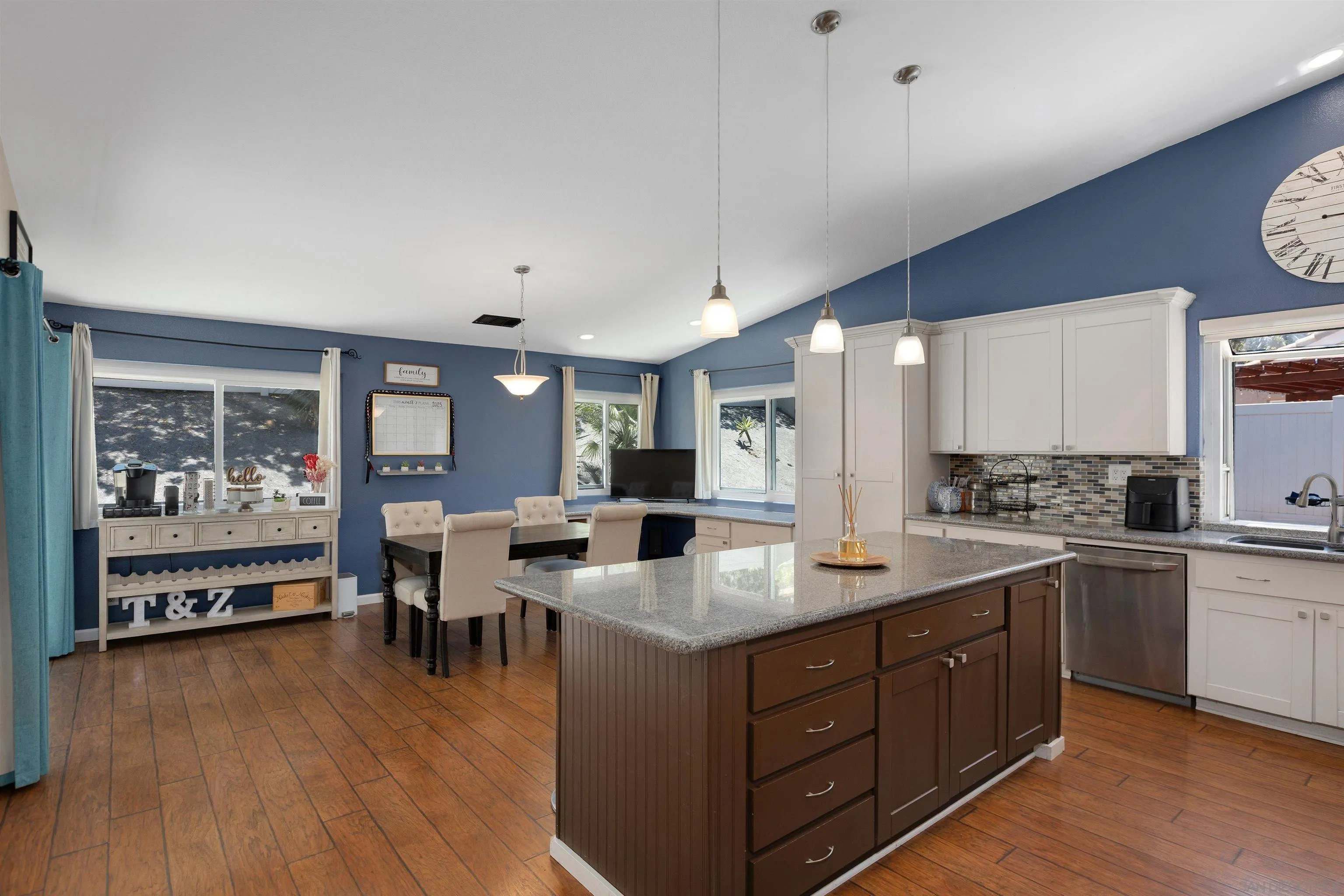Photo #13: 250035483 Listing: Photo #13