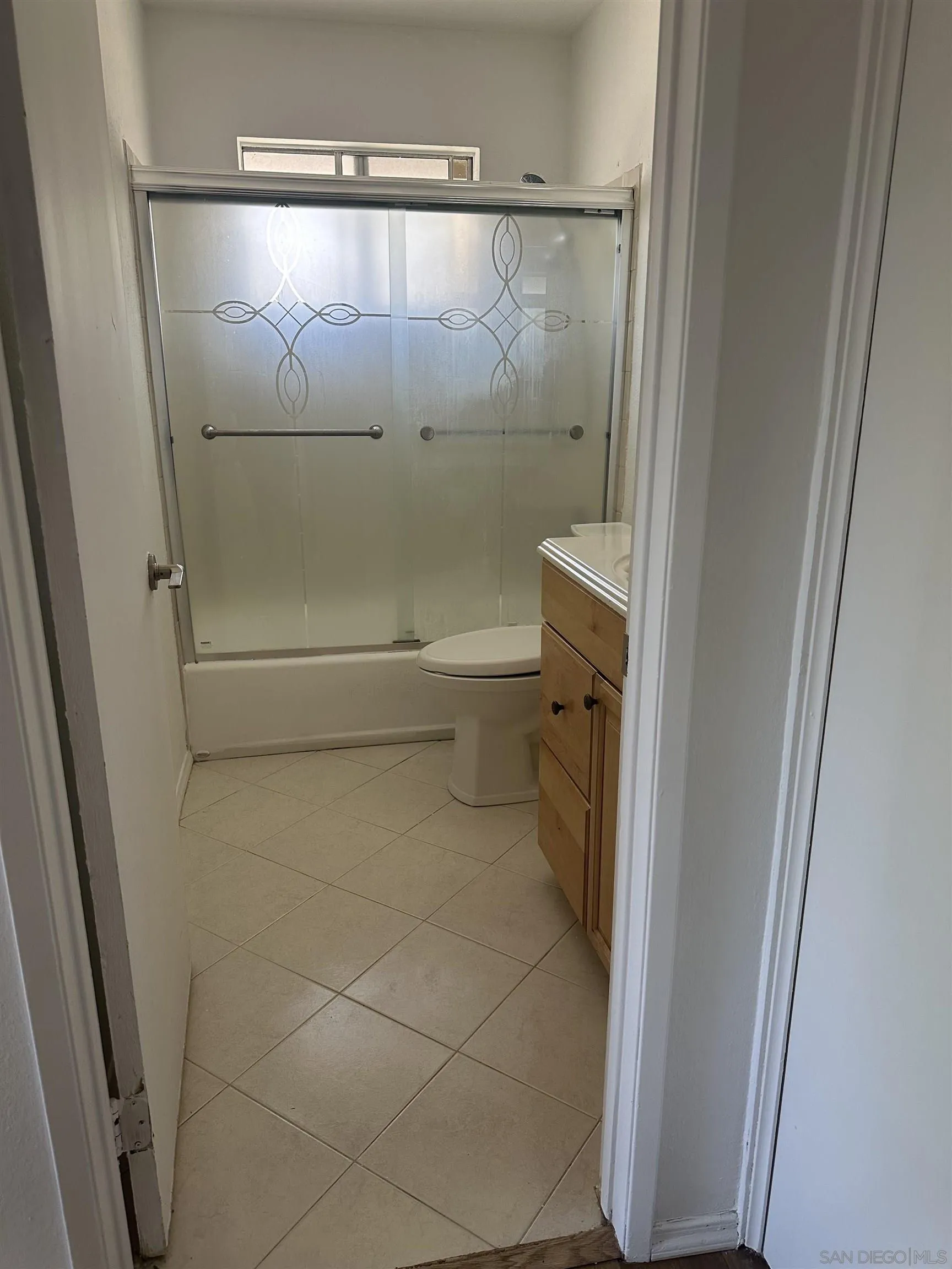 Photo #17: 250035485 Listing: Photo #17