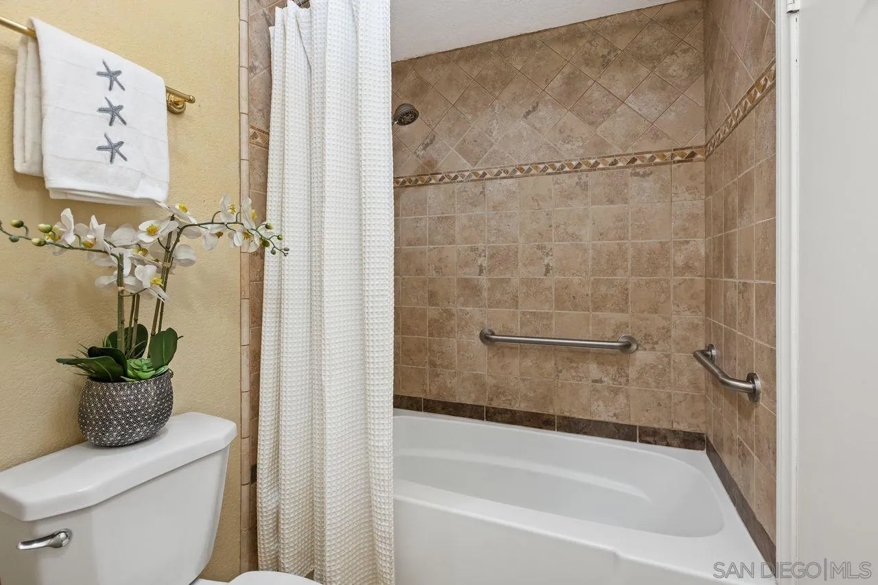 Photo #32: 250035487 Listing: Photo #32