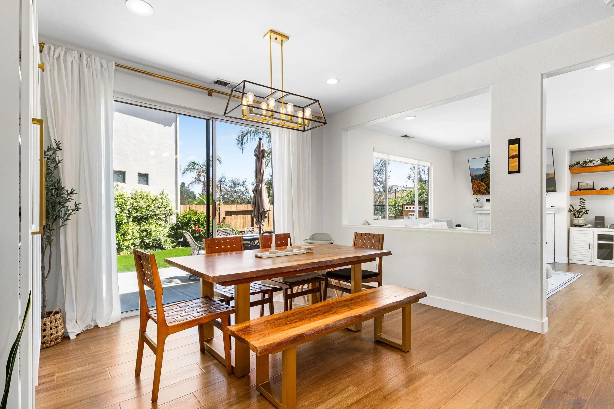https://cdn.realtyfeed.com/cdn/127/250035498/39cb5fa422f342b502646f2ce75aed47.webp