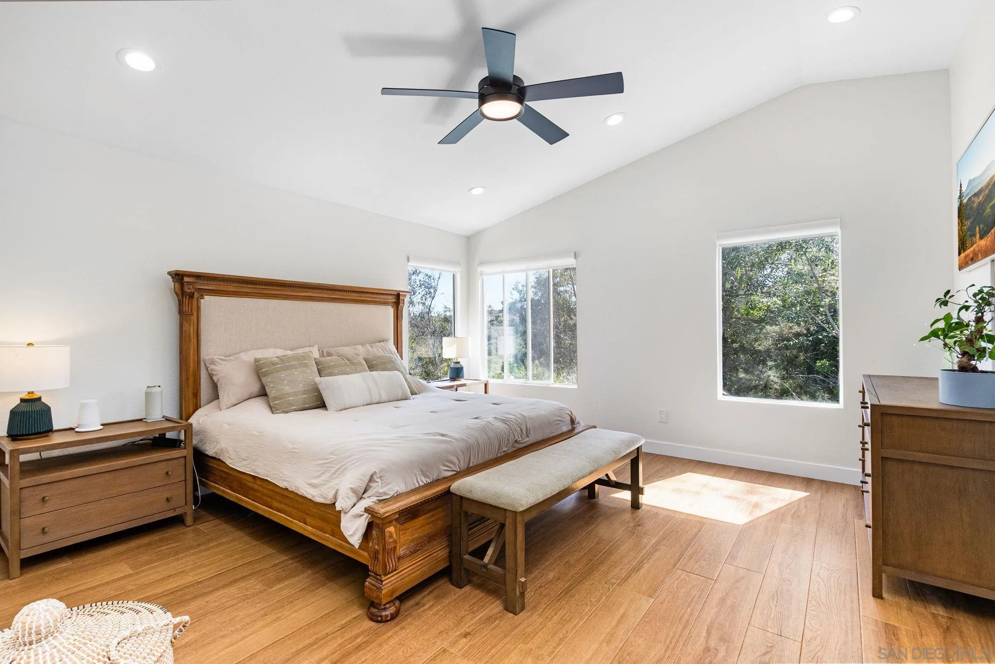 https://cdn.realtyfeed.com/cdn/127/250035498/3f13f19d48e1ffb6b684fa0da99467cc.webp